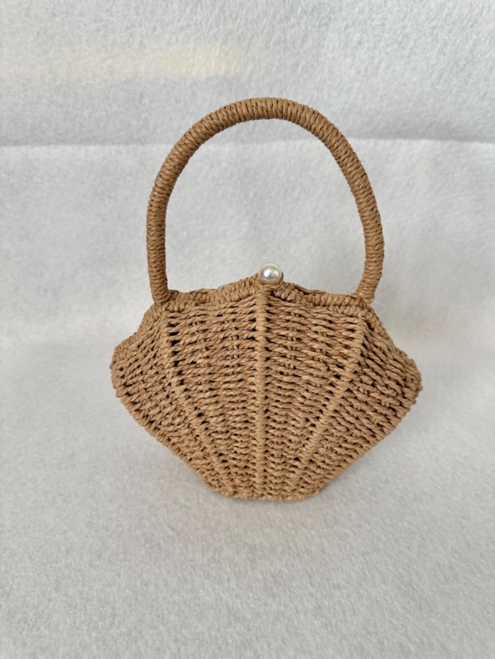 NWT Savanna Rattan Woven Raffia Clam Shell Handbag